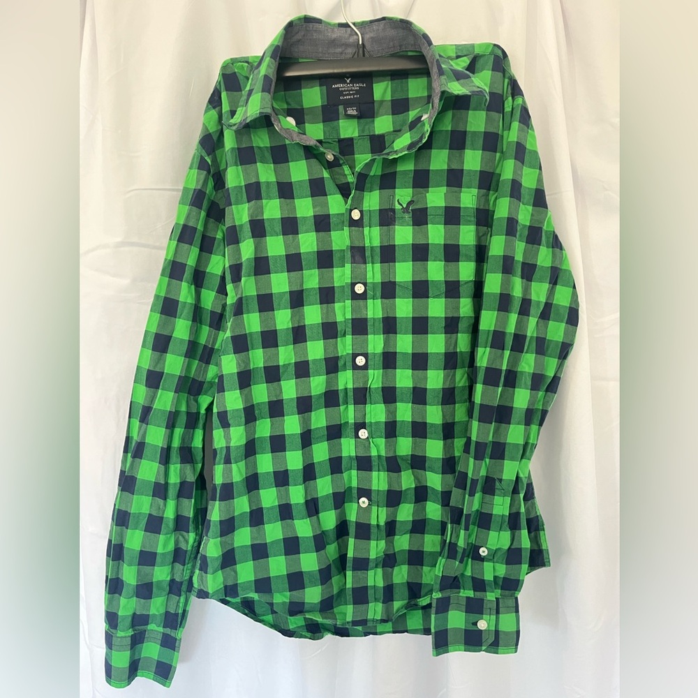 american eagle classic fit XS green and black checkered button down shirt casual